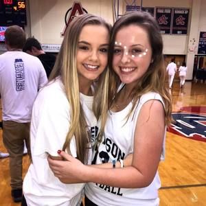 Meet your Posher, Katelyn